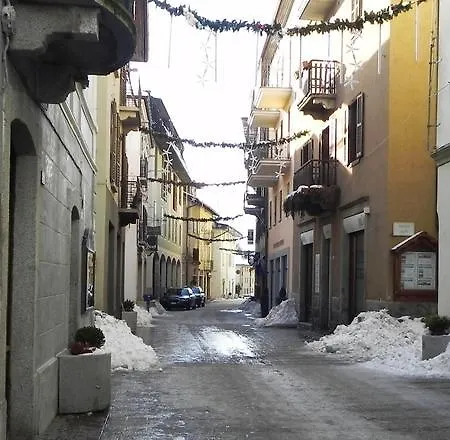 Acero Rosso Aparthotel
