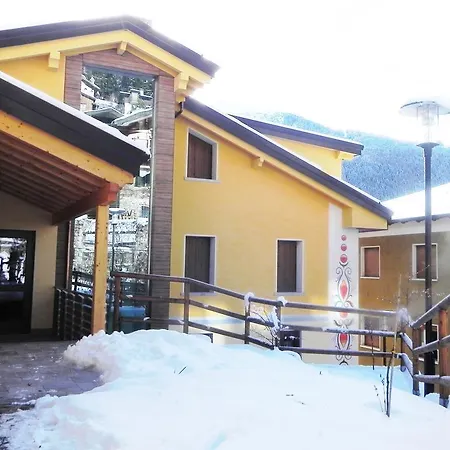 Acero Rosso 3* Ponte Di Legno
