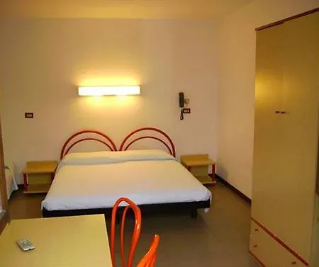 Aparthotel Acero Rosso