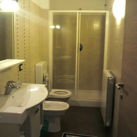 Apart Otel Acero Rosso 3*